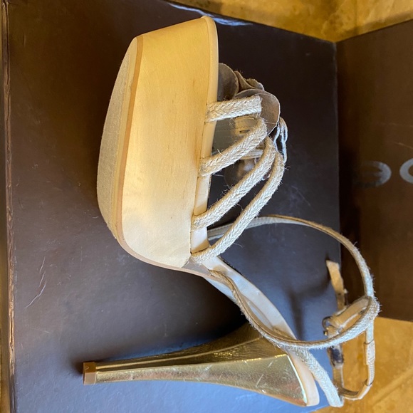 NWT BEBE heels - Picture 4 of 9